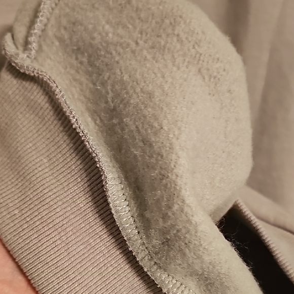 Denim & Flower Beige Christmas Crewneck Sweater, XL - Picture 10 of 13